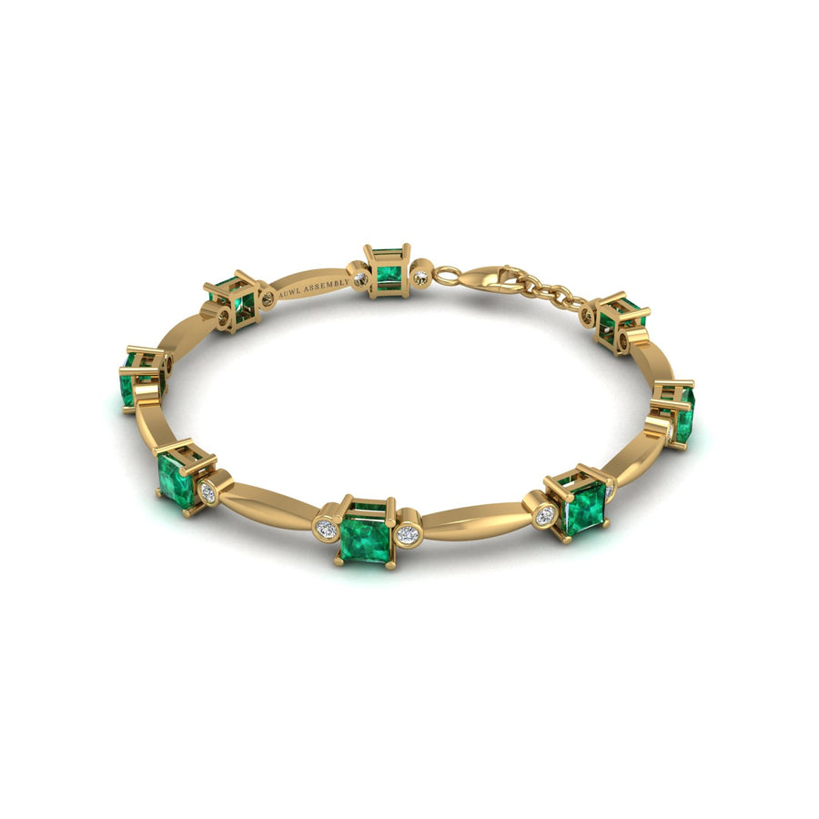 18k yellow gold Zodiac birthstone bracelet with emerald gemstone, designed for women, perfect astrology jewelry from Celestial Vibe collection