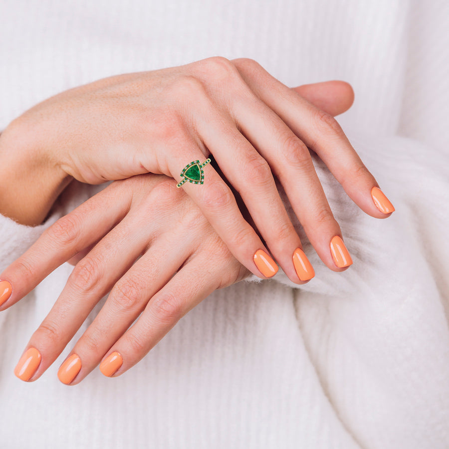 Starry Halo Ring - Emerald Trillion