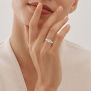 Orialis North Star Ring - Emerald Round