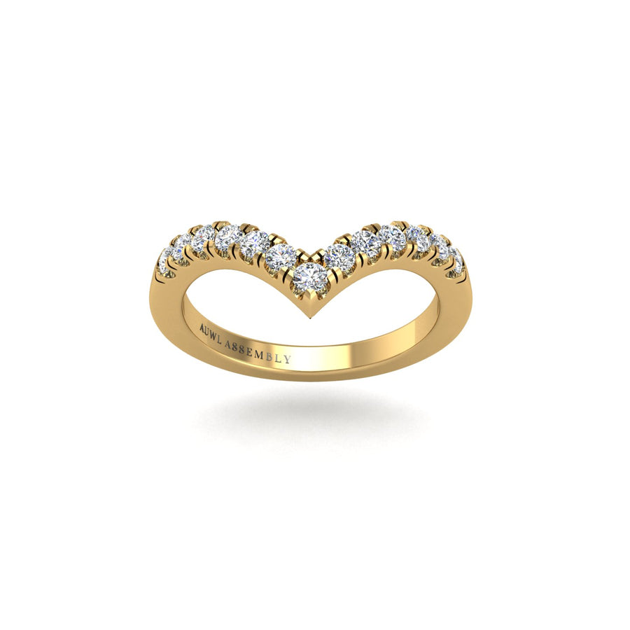 heart's triumph chevron round lab diamond wedding band